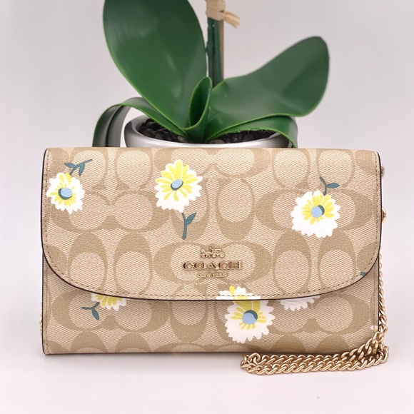 Coach Crossbody Clutch Wallet Wristlet in Daisy - Picture 11 of 16